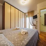 Elsi, Where Relaxation And Elegance Meet Valenzano