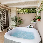 Elsi, Where Relaxation And Elegance Meet Valenzano